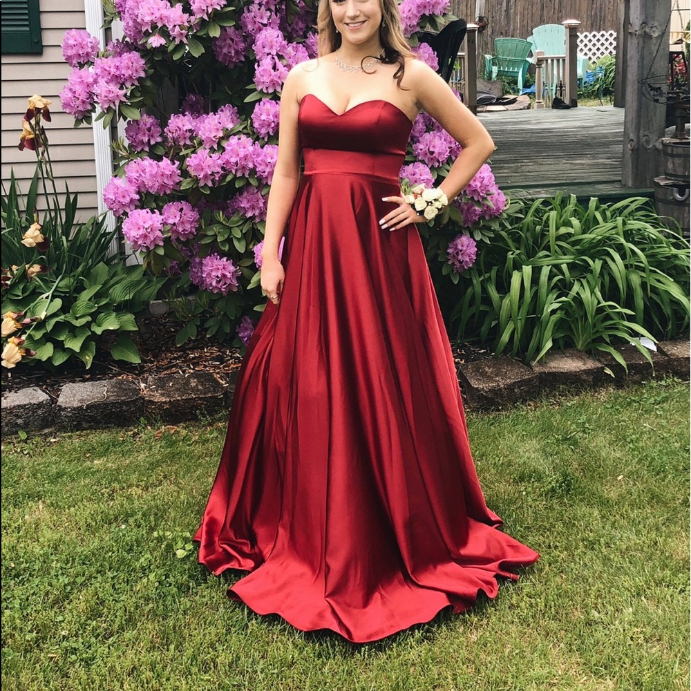 Red Prom dress